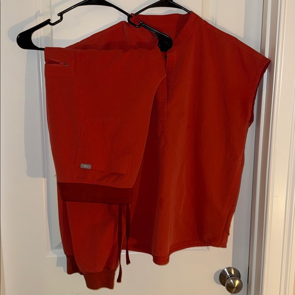 Figs Scrub Set - Picture 16 of 16